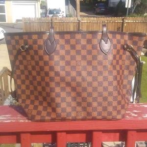 Louis Vuitton damier neverfull bag